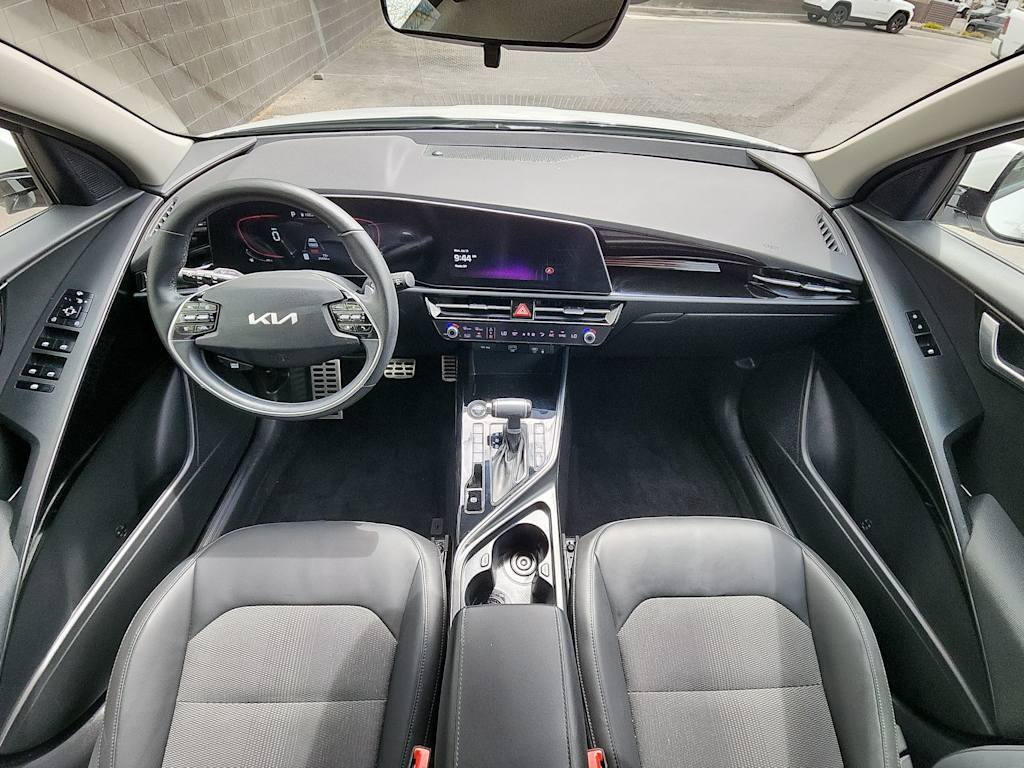 Thumbnail: 2023 Kia Niro - 9