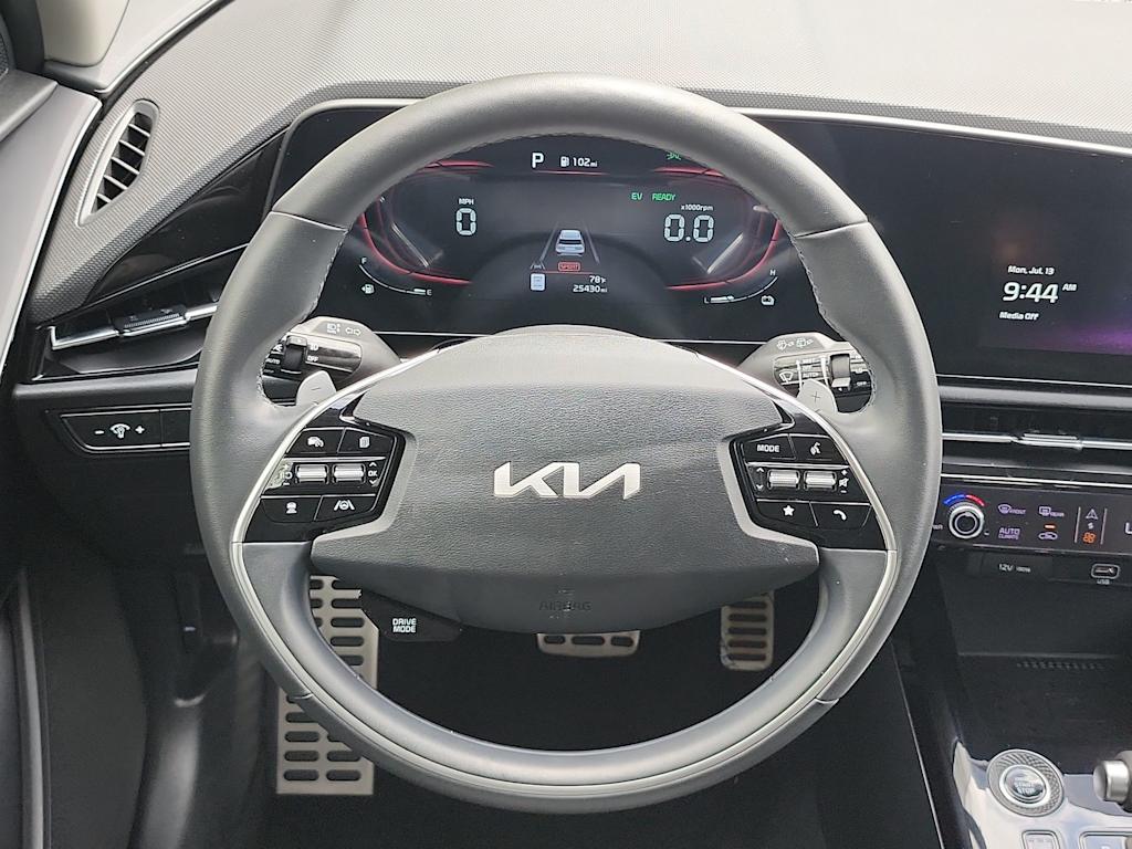 Thumbnail: 2023 Kia Niro - 13