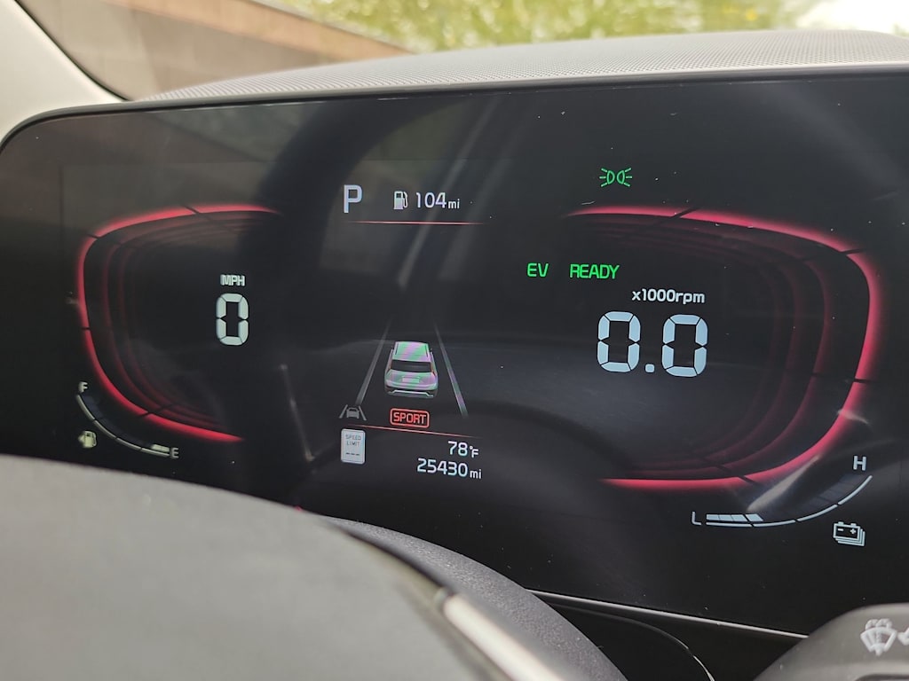 Thumbnail: 2023 Kia Niro - 24
