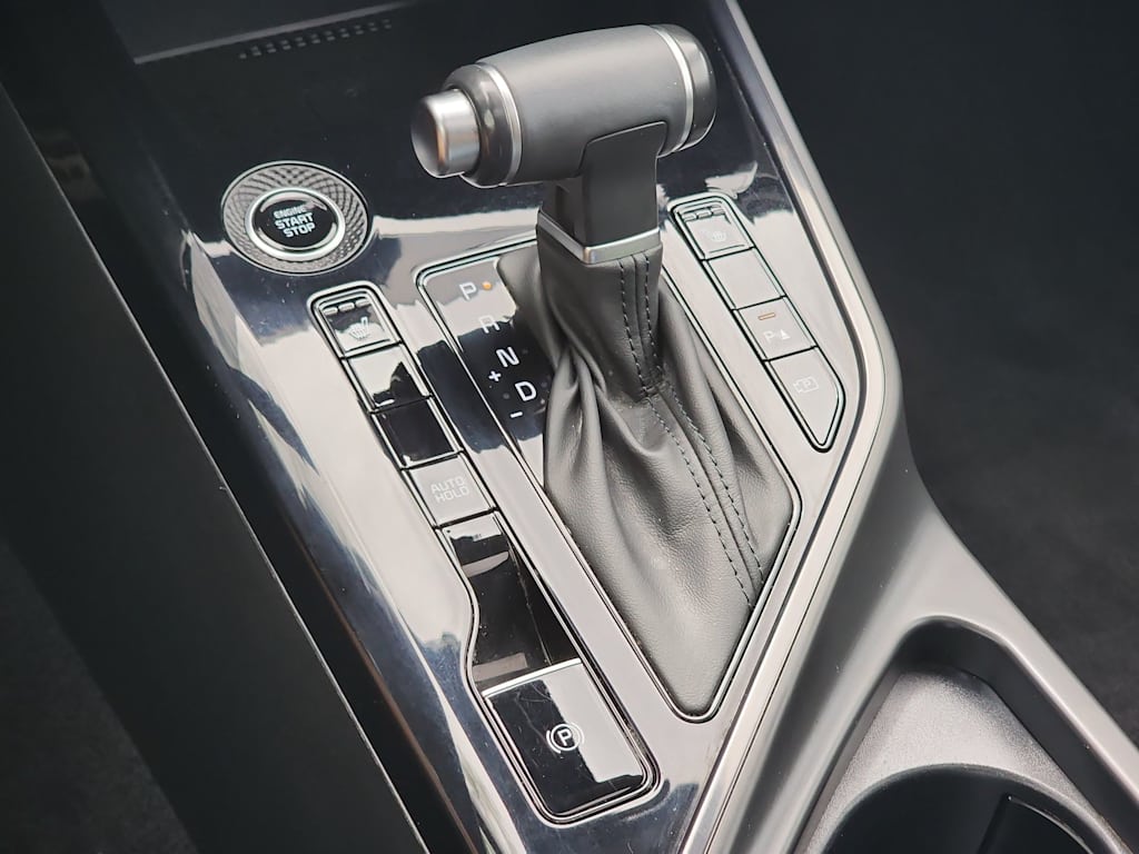 Thumbnail: 2023 Kia Niro - 15