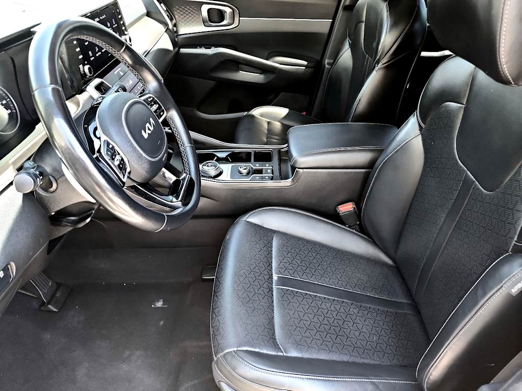 Thumbnail: 2022 Kia Sorento - 11