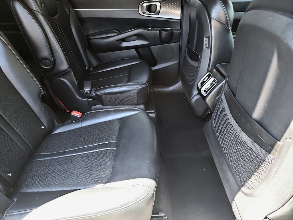 Thumbnail: 2022 Kia Sorento - 13