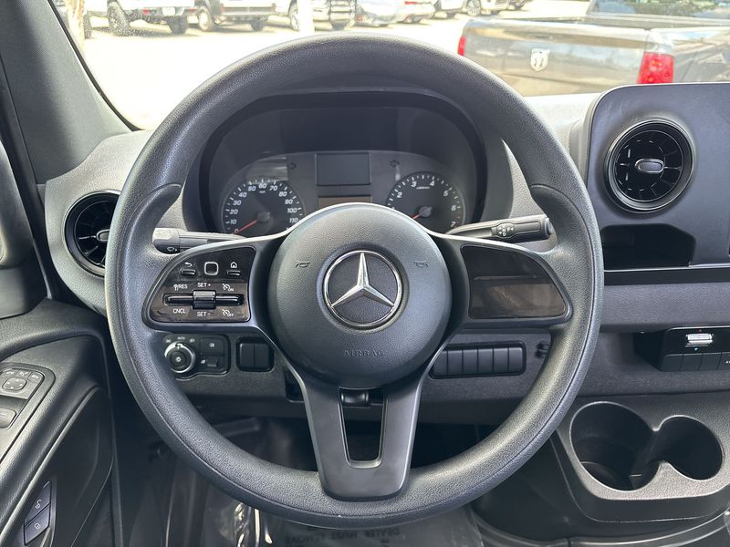 Thumbnail: 2023 Mercedes-Benz Sprinter - 11