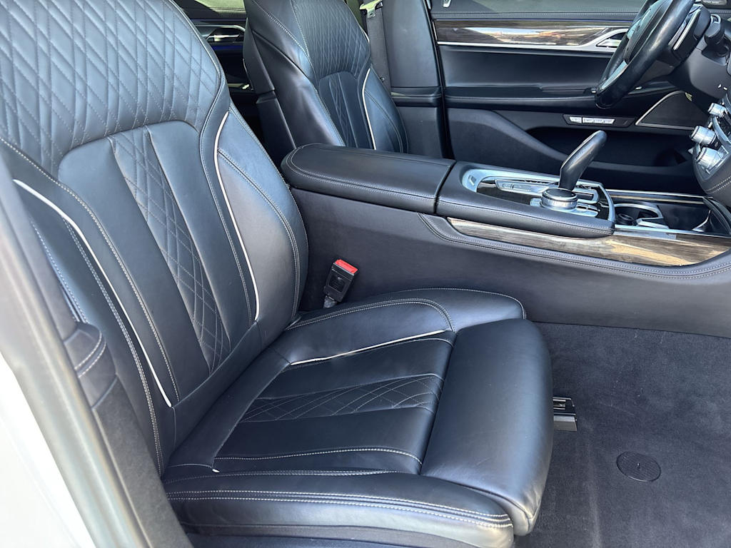 Thumbnail: 2018 BMW 7 Series - 12