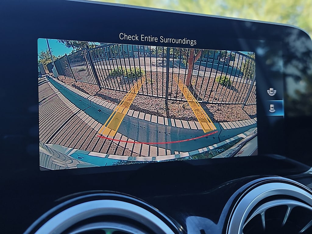 Thumbnail: 2020 Mercedes-Benz GLB - 17