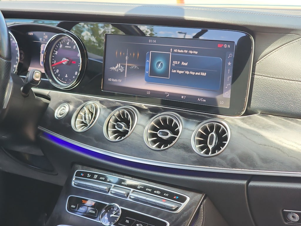 Thumbnail: 2018 Mercedes-Benz E-Class - 12