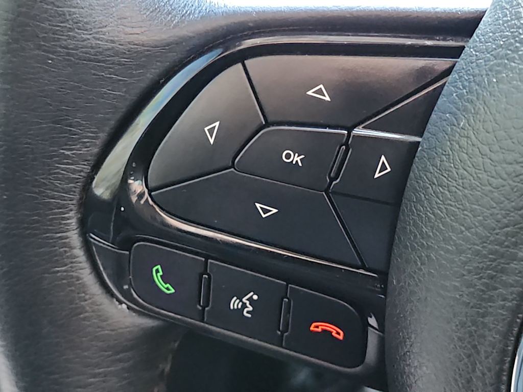 Thumbnail: 2020 Jeep Renegade - 28