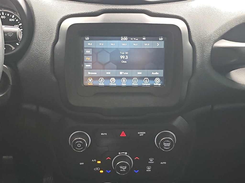Thumbnail: 2020 Jeep Renegade - 15