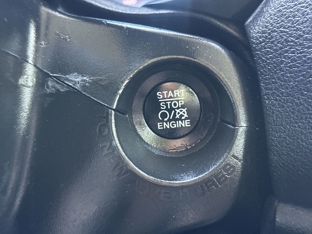 Thumbnail: 2021 Jeep Renegade - 25
