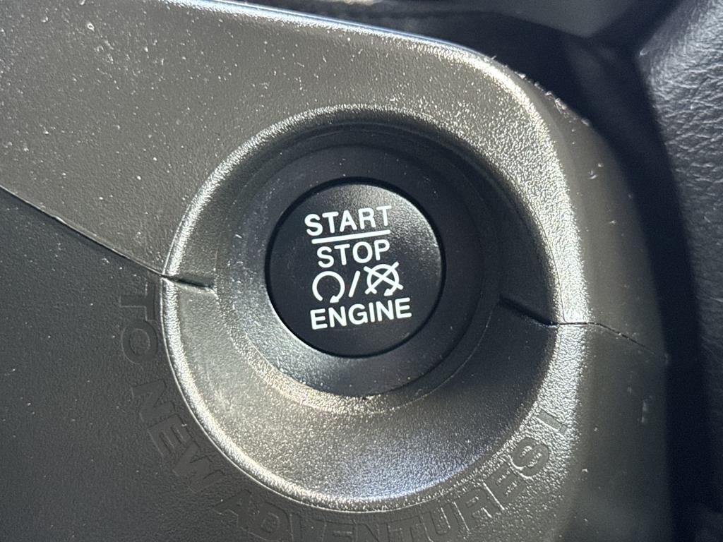 Thumbnail: 2021 Jeep Renegade - 23
