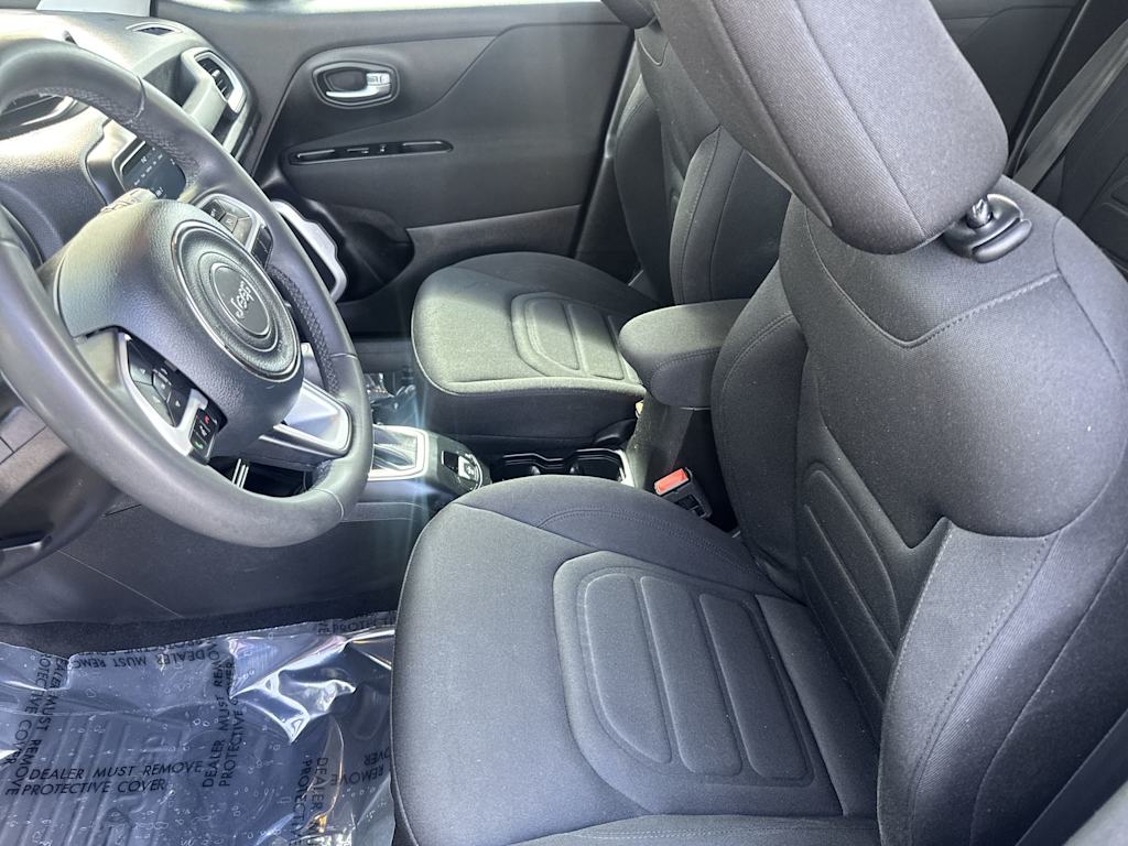 Thumbnail: 2021 Jeep Renegade - 10