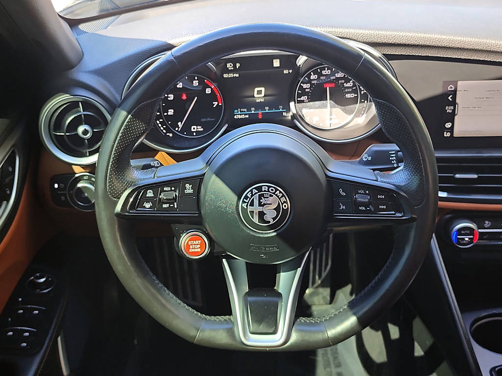 Thumbnail: 2021 Alfa Romeo Giulia - 8