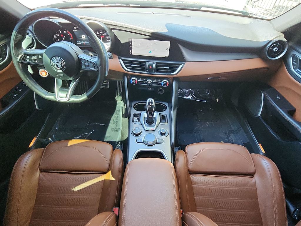 Thumbnail: 2021 Alfa Romeo Giulia - 12