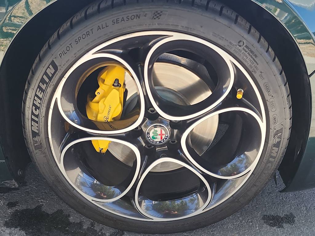 Thumbnail: 2021 Alfa Romeo Giulia - 7