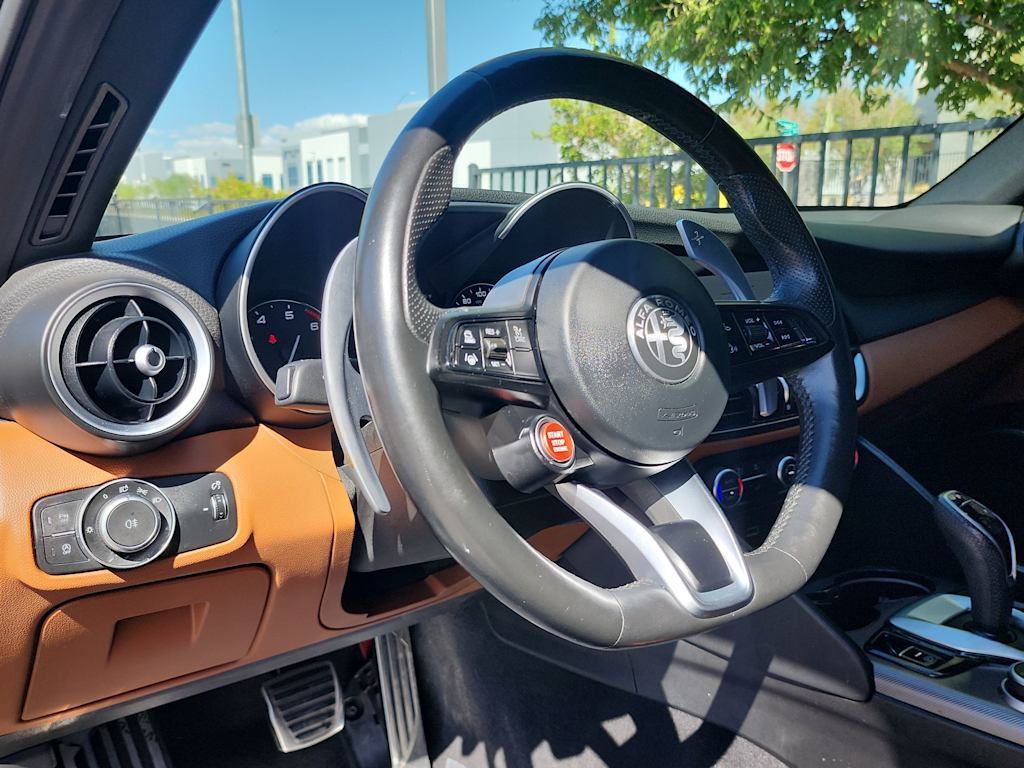 Thumbnail: 2021 Alfa Romeo Giulia - 2