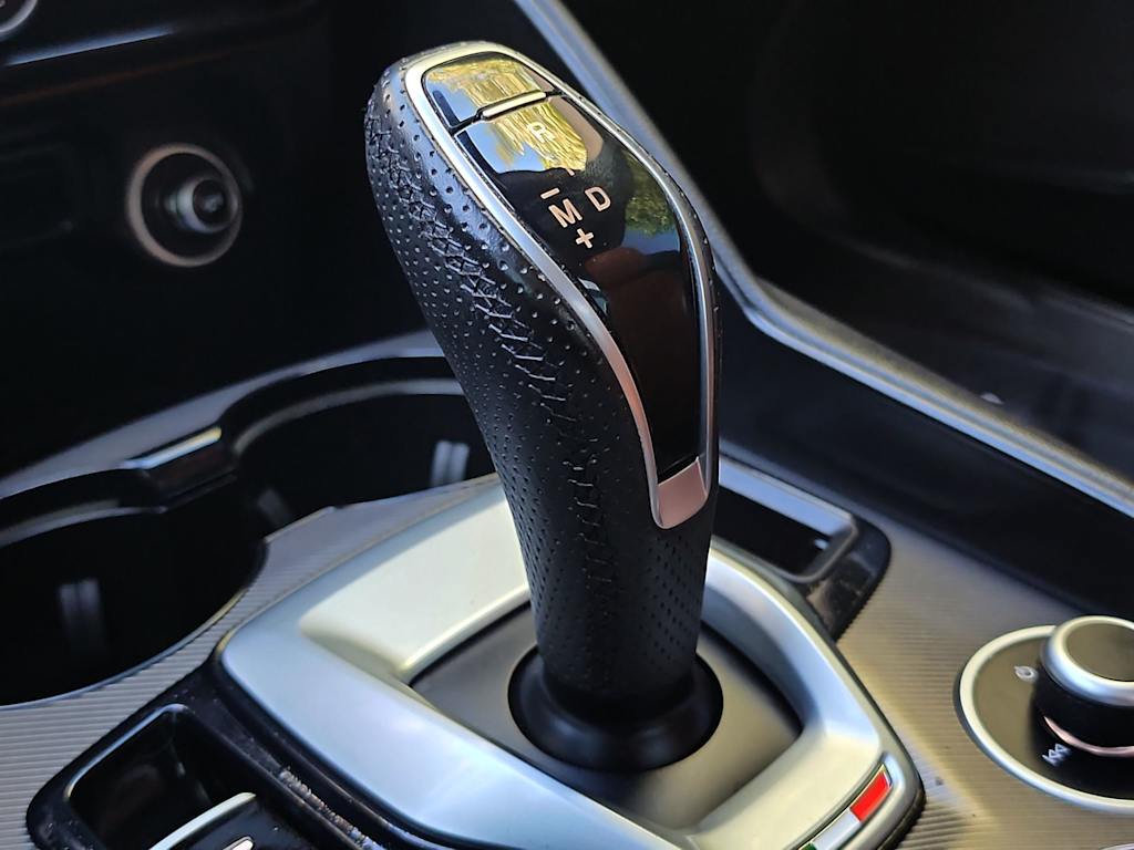 Thumbnail: 2021 Alfa Romeo Giulia - 14
