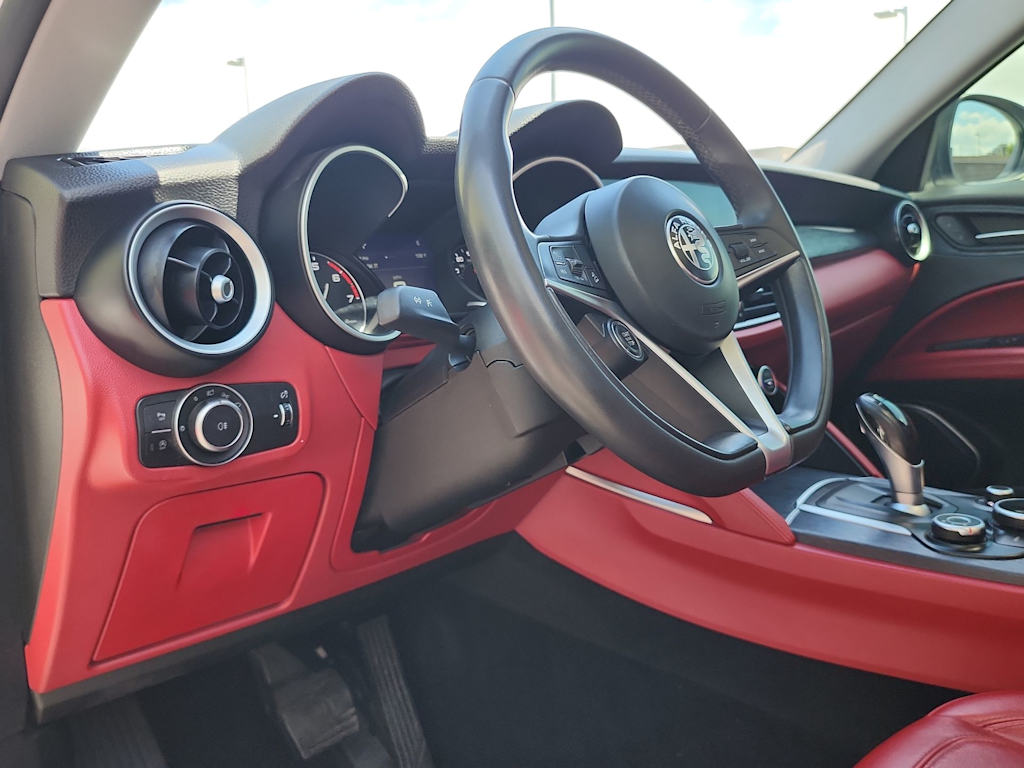 Thumbnail: 2019 Alfa Romeo Stelvio - 2