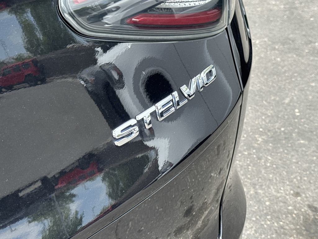 Thumbnail: 2024 Alfa Romeo Stelvio - 5