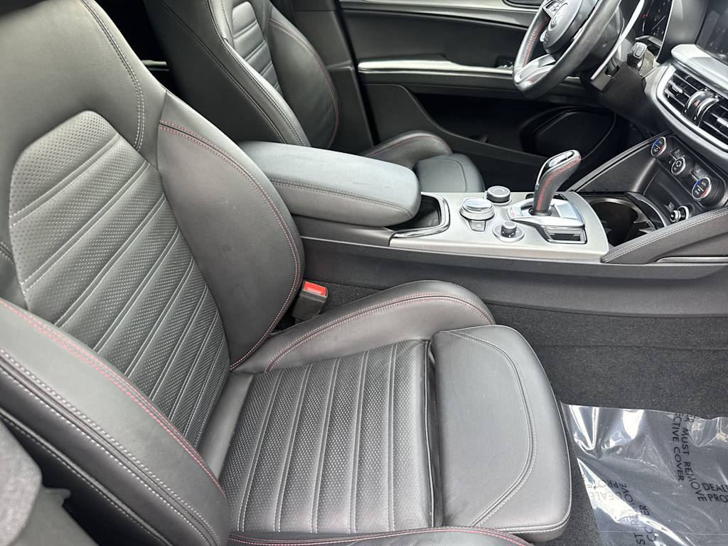 Thumbnail: 2024 Alfa Romeo Stelvio - 10