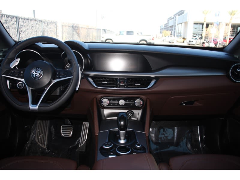 2019 Alfa Romeo Stelvio Ti Sport 9