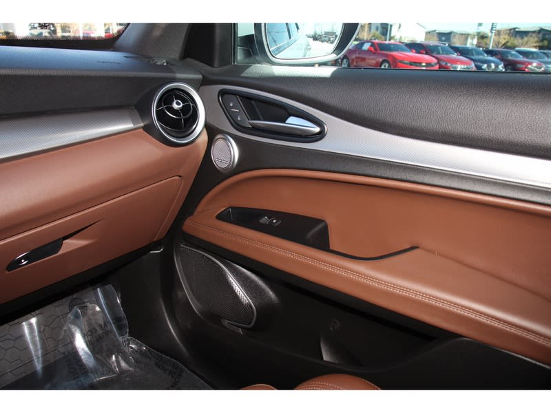 2019 Alfa Romeo Stelvio Ti Sport 24