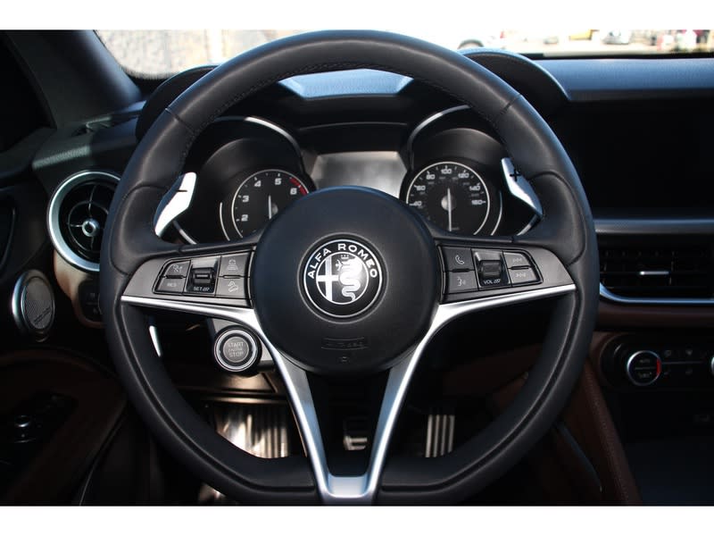 2019 Alfa Romeo Stelvio Ti Sport 13