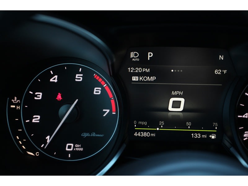2019 Alfa Romeo Stelvio Ti Sport 16