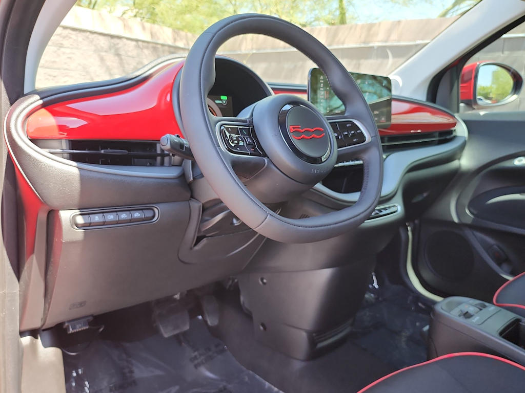 Thumbnail: 2024 Fiat 500e - 2