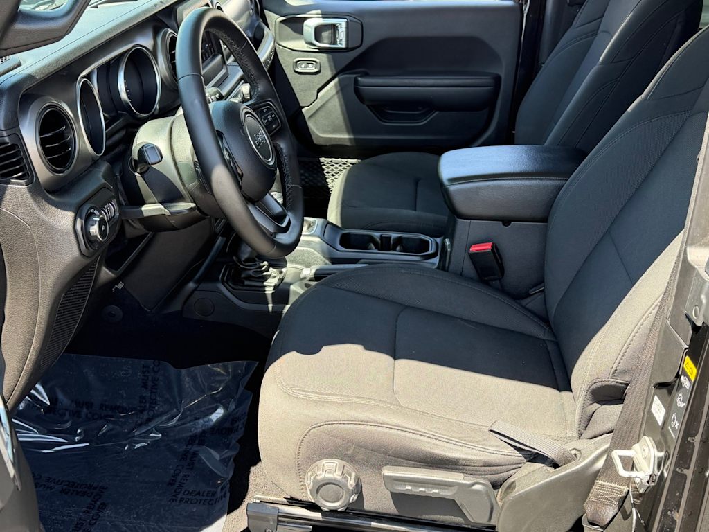 Thumbnail: 2021 Jeep Wrangler - 10