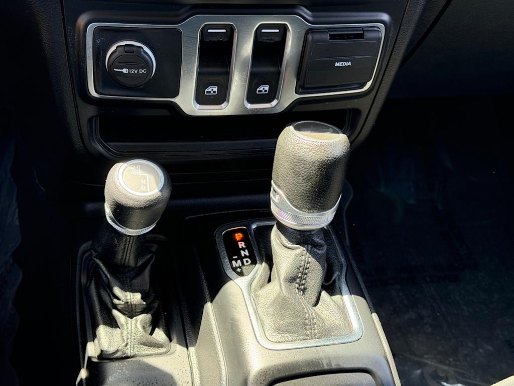 Thumbnail: 2021 Jeep Wrangler - 13