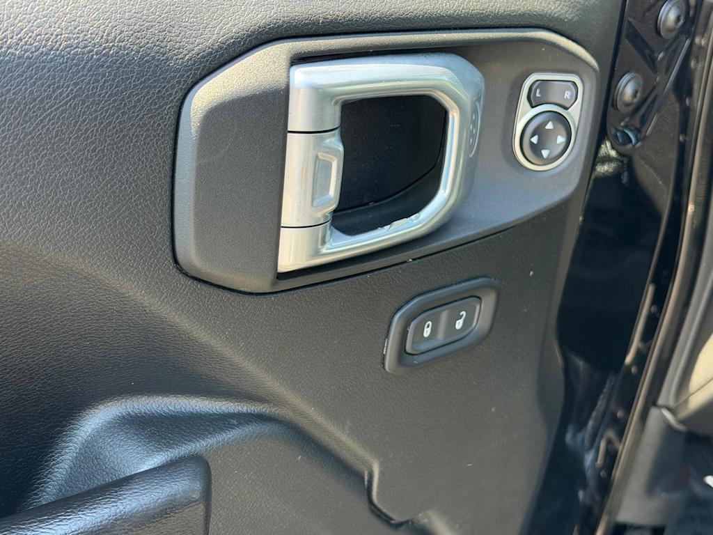 Thumbnail: 2021 Jeep Wrangler - 20
