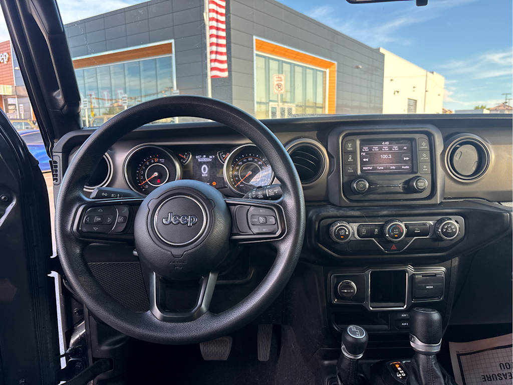 Thumbnail: 2021 Jeep Wrangler - 15