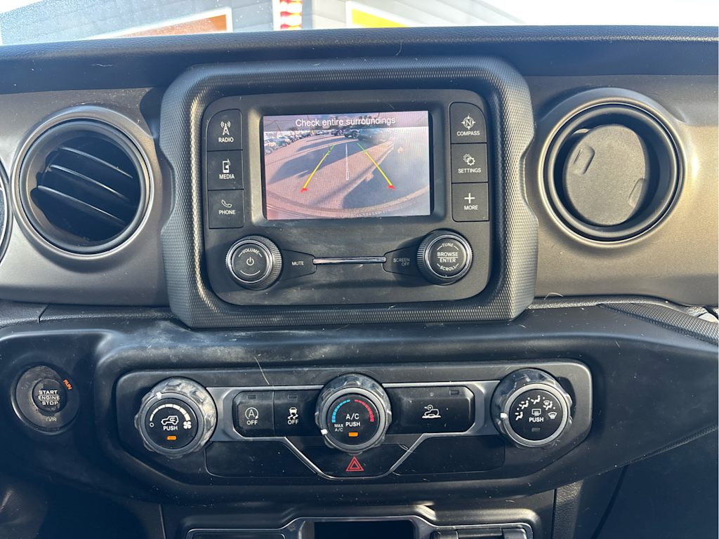 Thumbnail: 2021 Jeep Wrangler - 35