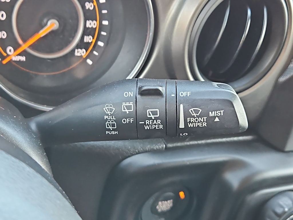 Thumbnail: 2021 Jeep Wrangler - 43