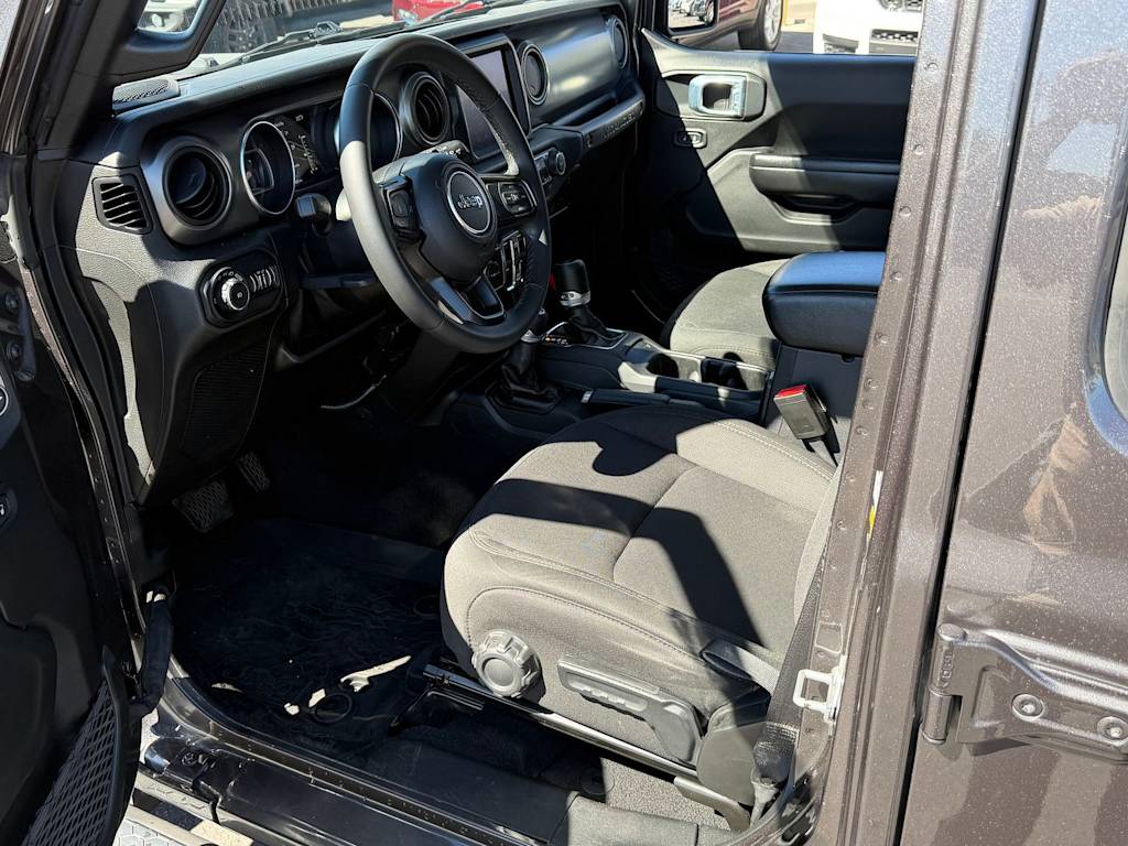 Thumbnail: 2021 Jeep Wrangler - 9