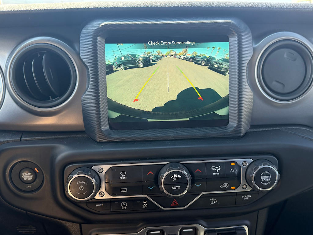 Thumbnail: 2021 Jeep Wrangler - 26