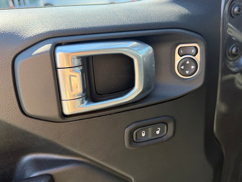 Thumbnail: 2021 Jeep Wrangler - 22