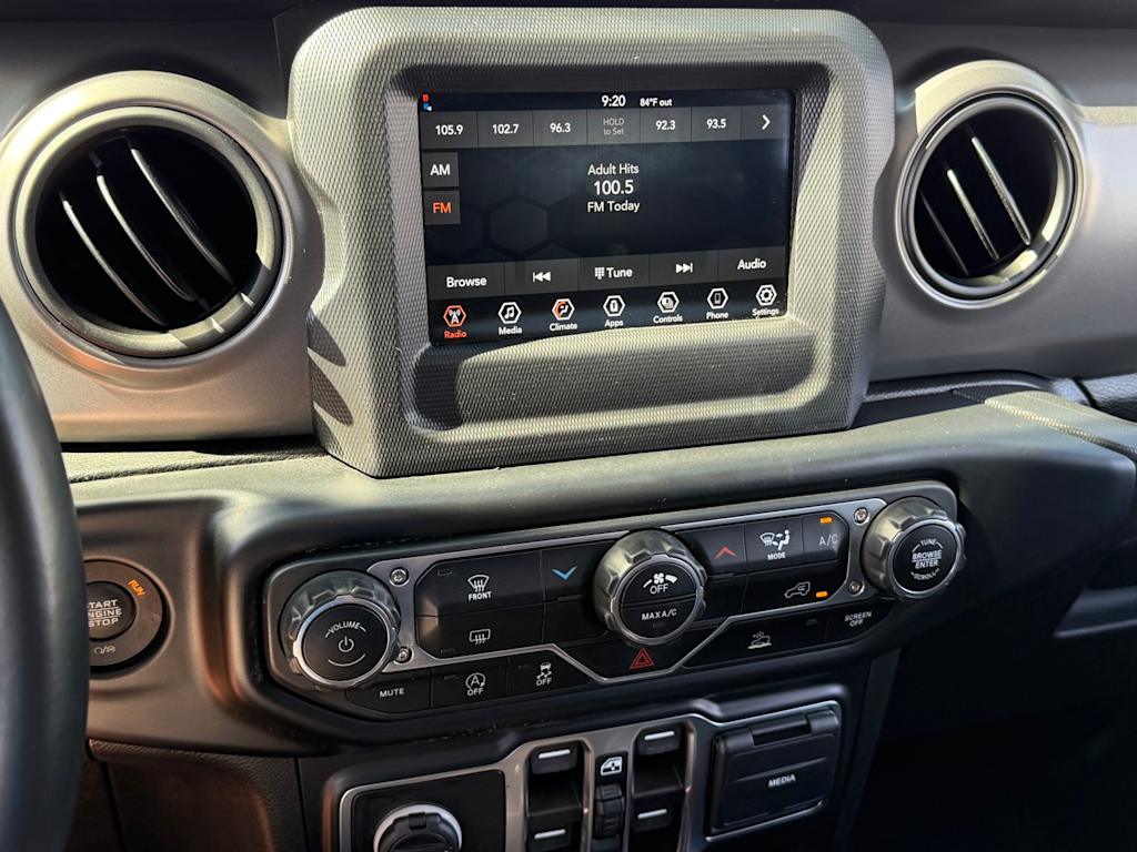 Thumbnail: 2022 Jeep Wrangler - 27