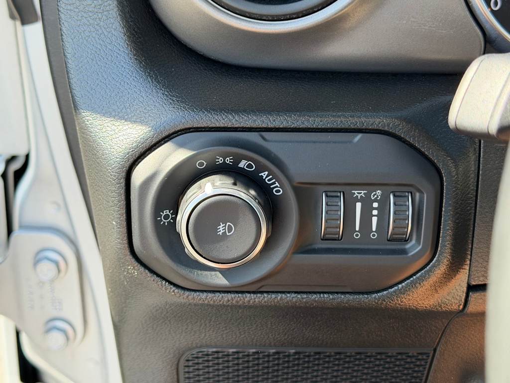 Thumbnail: 2022 Jeep Wrangler - 24