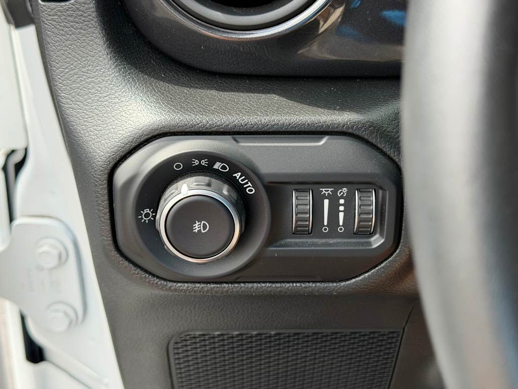 Thumbnail: 2022 Jeep Wrangler - 22