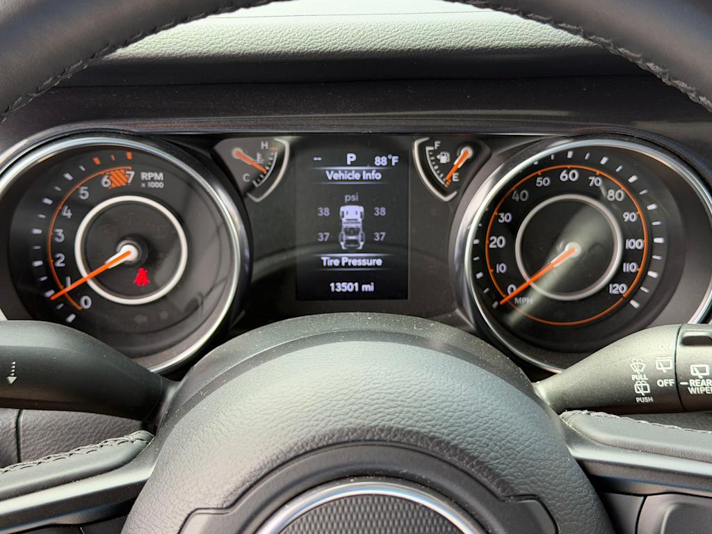 Thumbnail: 2022 Jeep Wrangler - 14