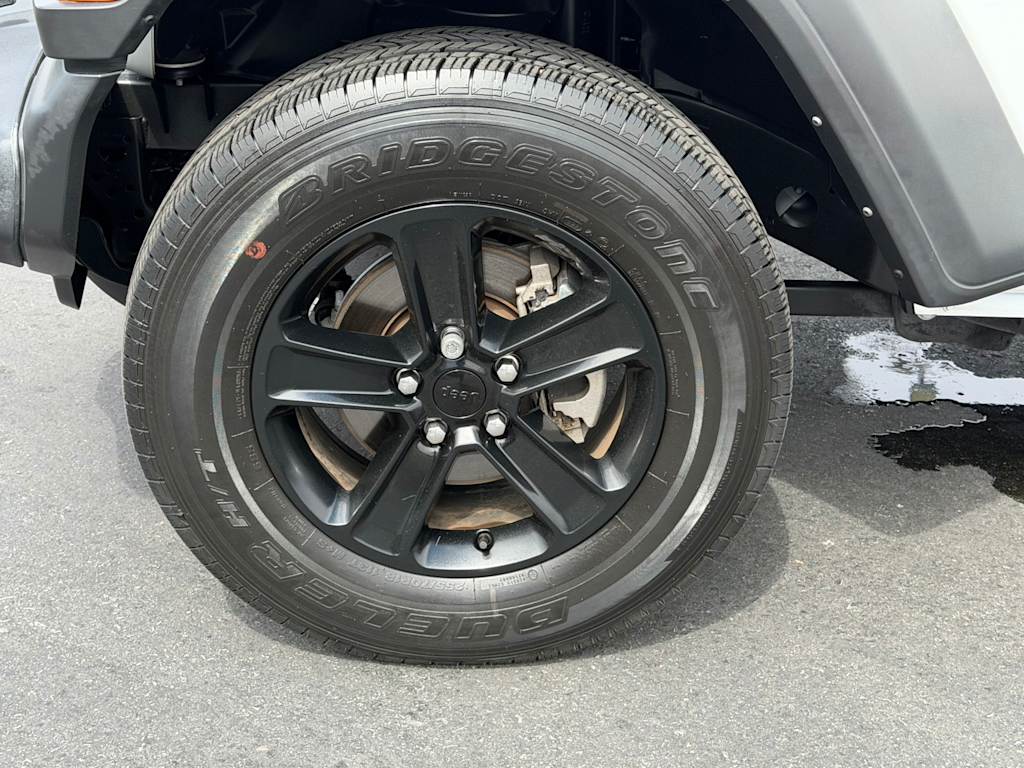 Thumbnail: 2022 Jeep Wrangler - 30