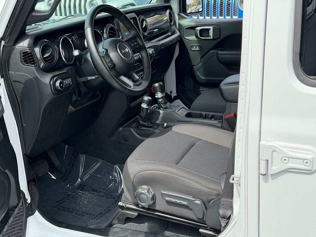 Thumbnail: 2022 Jeep Wrangler - 9