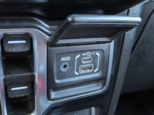 Thumbnail: 2022 Jeep Wrangler - 36