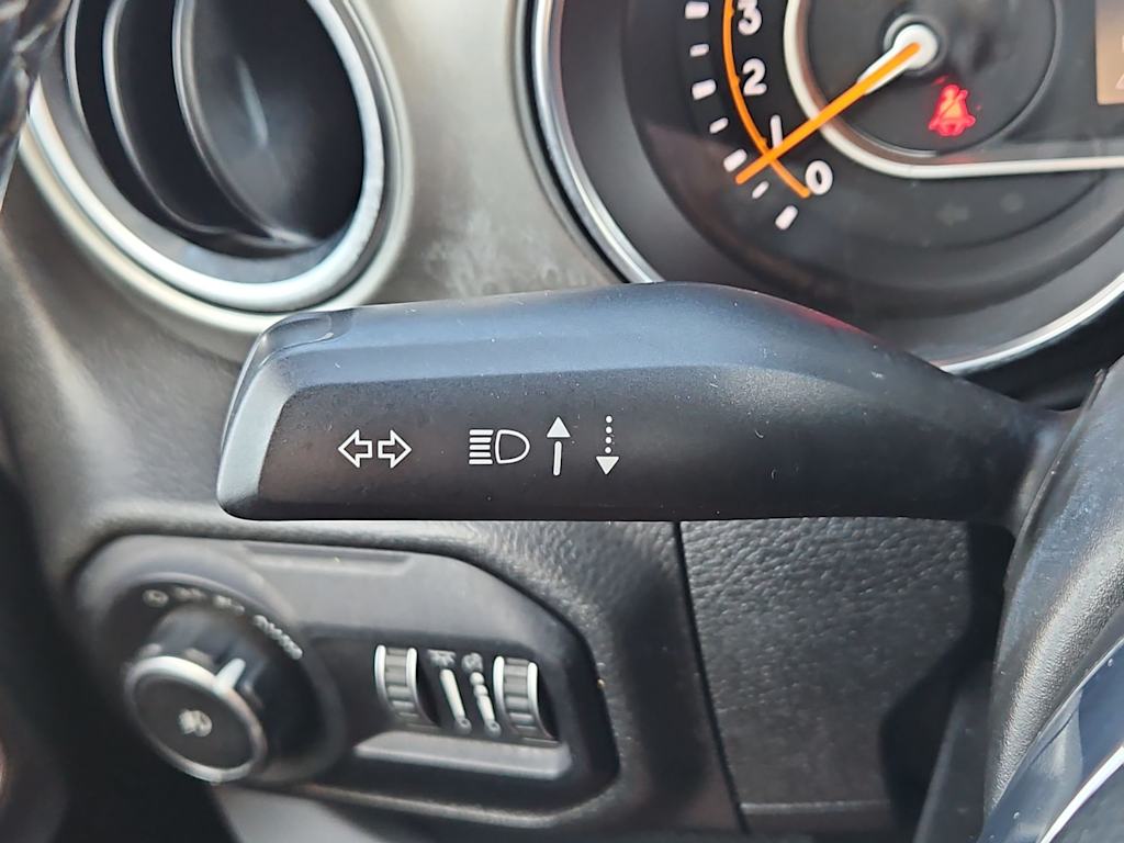 Thumbnail: 2022 Jeep Wrangler - 30