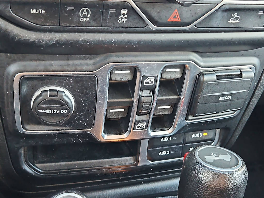 Thumbnail: 2022 Jeep Wrangler - 34