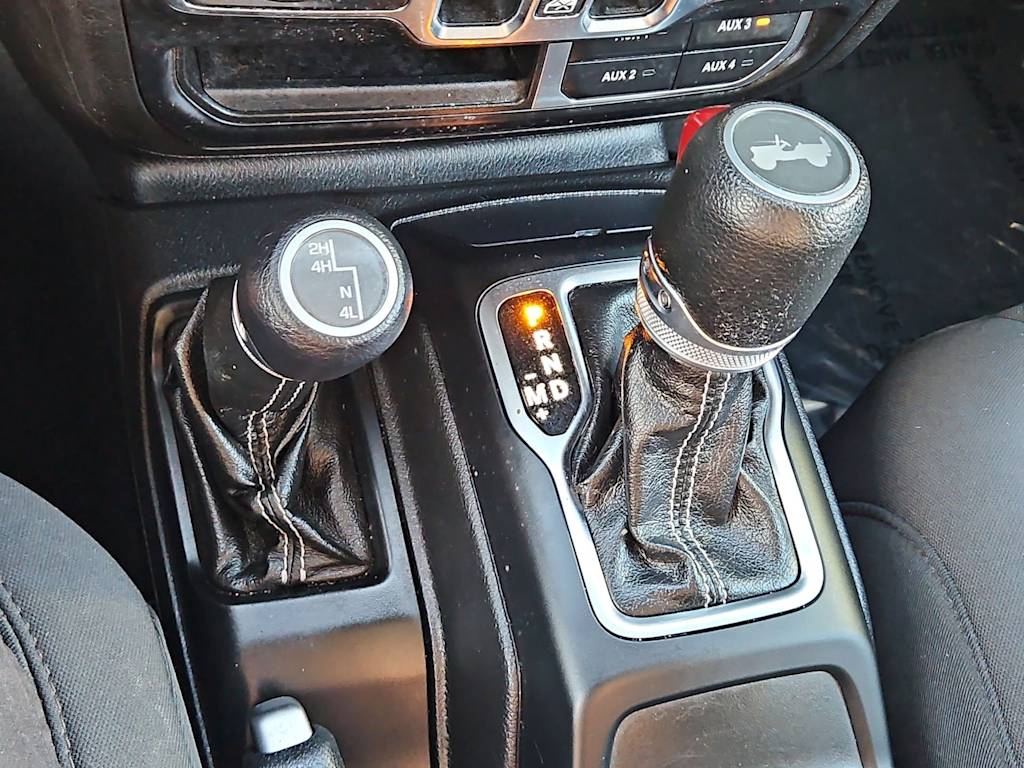 Thumbnail: 2022 Jeep Wrangler - 15