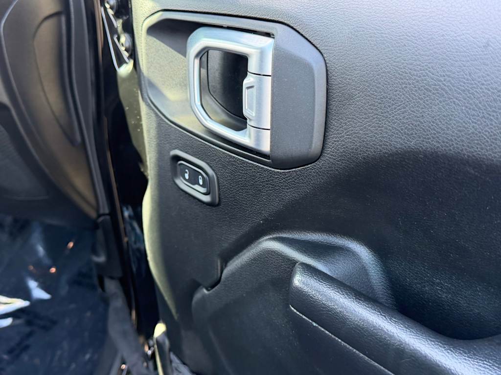 Thumbnail: 2020 Jeep Wrangler - 30