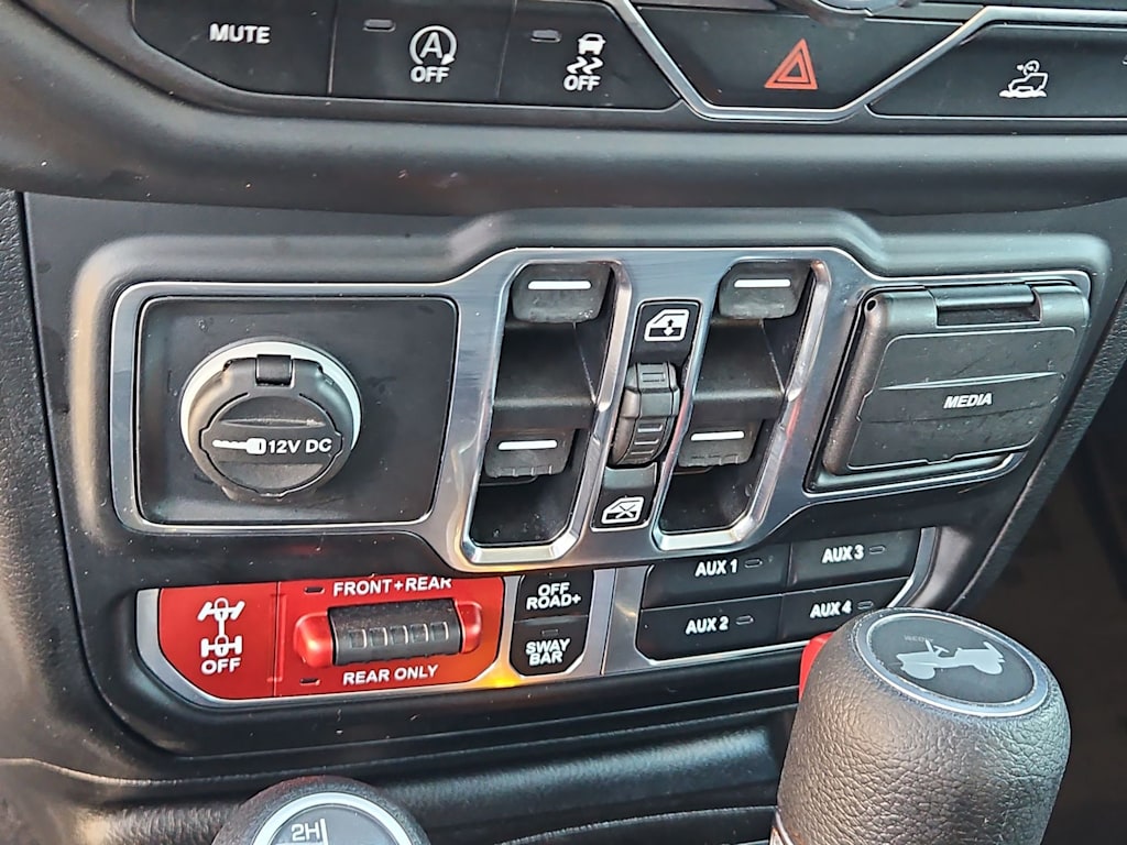 Thumbnail: 2021 Jeep Wrangler - 33