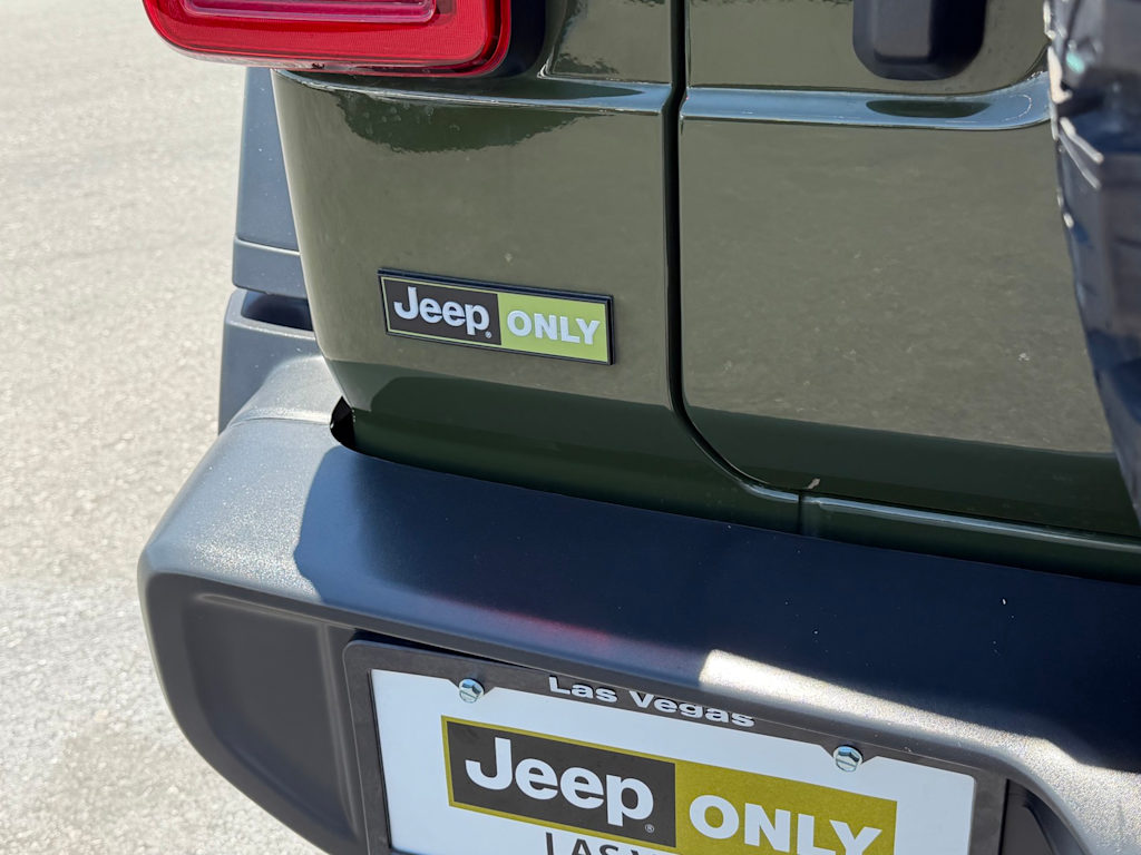 Thumbnail: 2021 Jeep Wrangler - 7